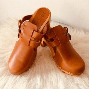 Brand New Klagn Brigetta Mid-Heel Fashion Leather Wooden Clog 38EU in Cognac